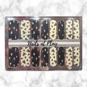 5 for $15 Nail Wraps- Classic Christmas Tree